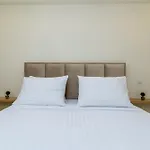 Cascades Apartment *