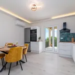 Cascades Apartment