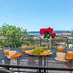 Cascades Apartment