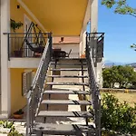 Apartment Cascades