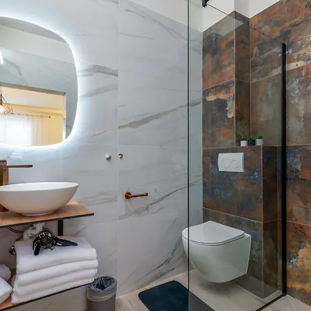 Luxury Cascades - Sea View & Private Covered Parking * Trogir