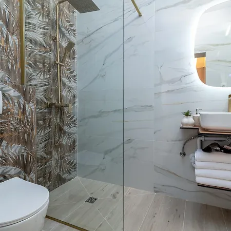 Luxury Cascades - Sea View & Private Covered Parking Apartment Trogir