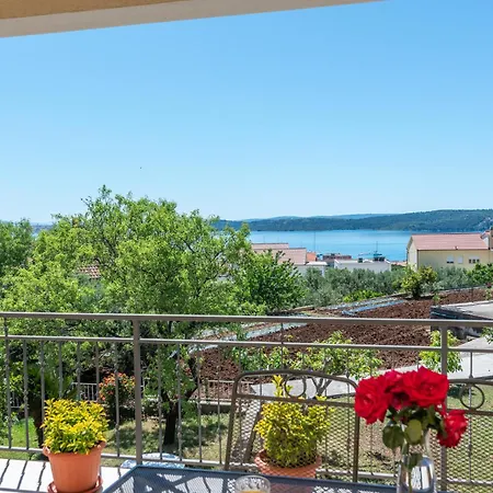 Apartment Luxury Cascades - Sea View & Private Covered Parking Trogir