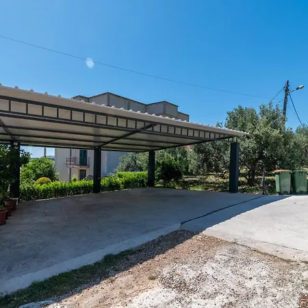 Luxury Cascades - Sea View & Private Covered Parking Apartment Trogir