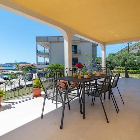 Apartment Luxury Cascades - Sea View & Private Covered Parking