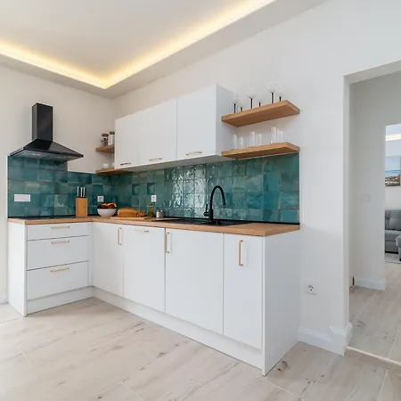 Luxury Cascades - Sea View & Private Covered Parking * Trogir