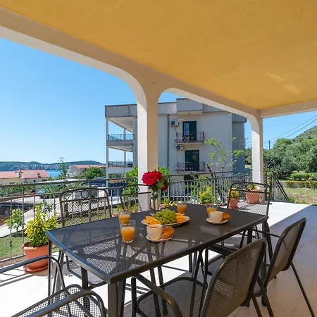 Luxury Cascades - Sea View & Private Covered Parking Trogir