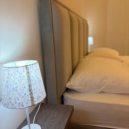 Apartment Luxury Cascades - Sea View & Private Covered Parking Trogir