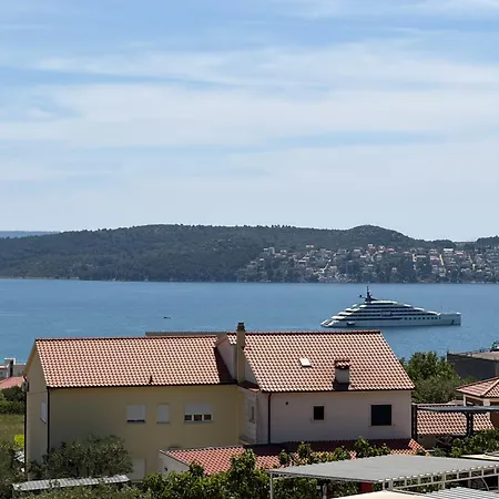 Luxury Cascades - Sea View & Private Covered Parking * Trogir