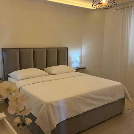 Luxury Cascades - Sea View & Private Covered Parking *