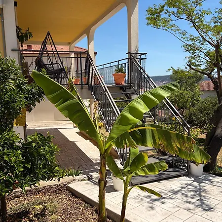 Luxury Cascades - Sea View & Private Covered Parking Apartment *