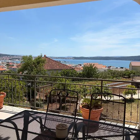 Luxury Cascades - Sea View & Private Covered Parking Apartment Trogir