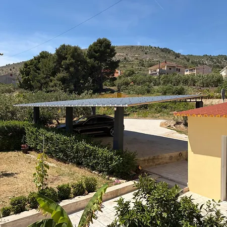 Luxury Cascades - Sea View & Private Covered Parking Trogir