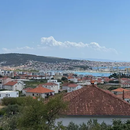 Luxury Cascades - Sea View & Private Covered Parking Apartment Trogir