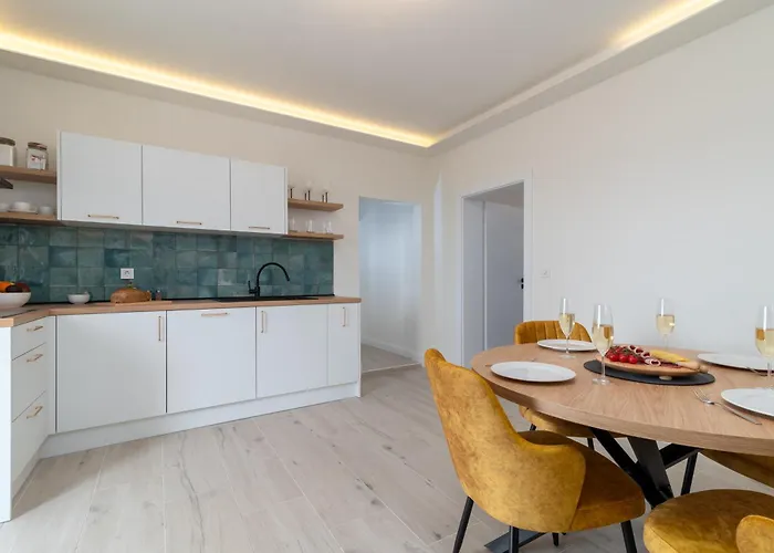 Cascades Apartment *